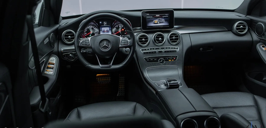 Mercedes-Benz Klasa C cena 114900 przebieg: 114900, rok produkcji 2017 z Okonek małe 631